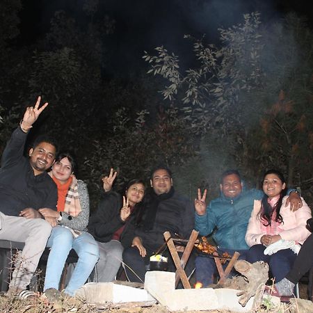 Veda Inn Chakrāta Dış mekan fotoğraf