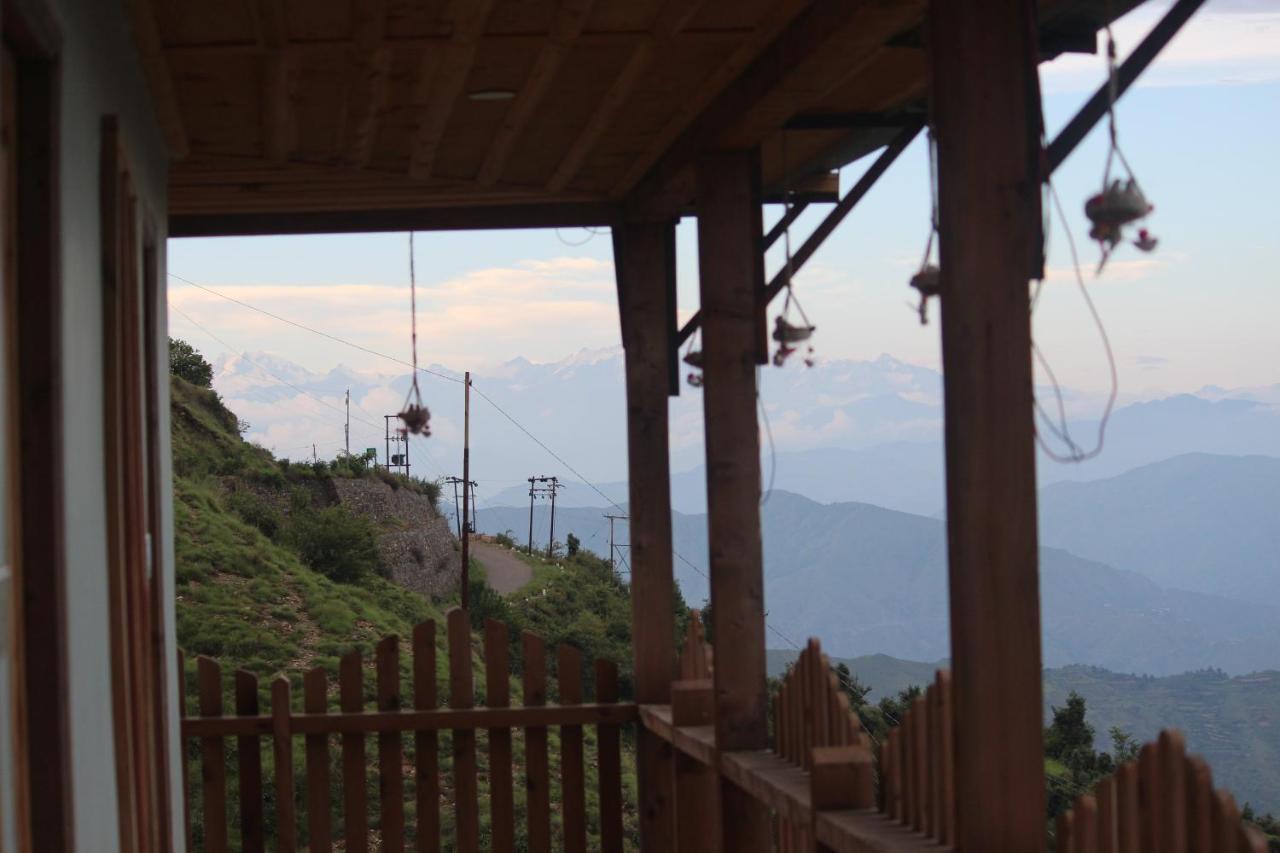 Veda Inn Chakrāta Dış mekan fotoğraf