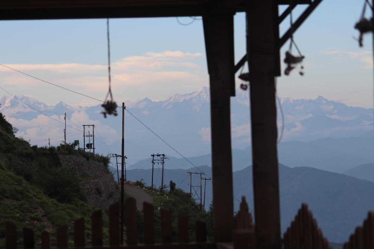 Veda Inn Chakrāta Dış mekan fotoğraf