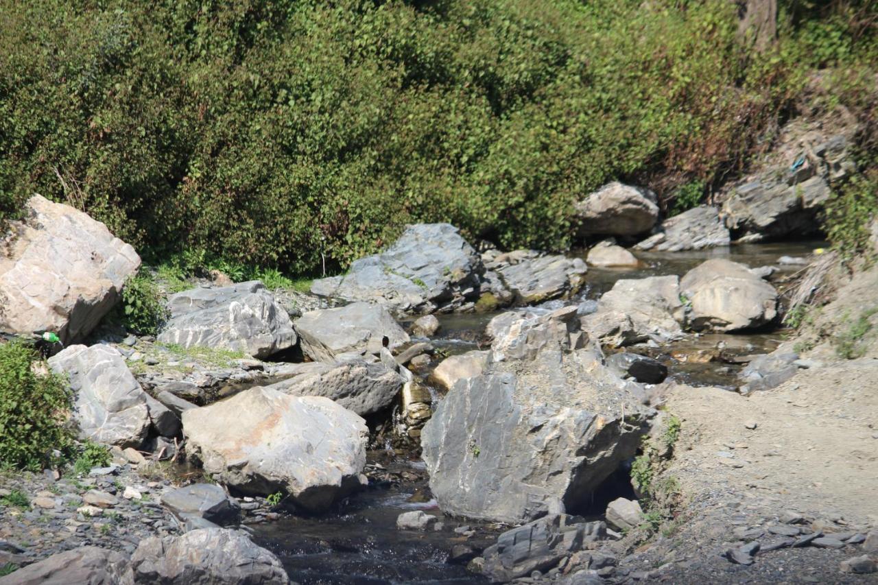 Veda Inn Chakrāta Dış mekan fotoğraf