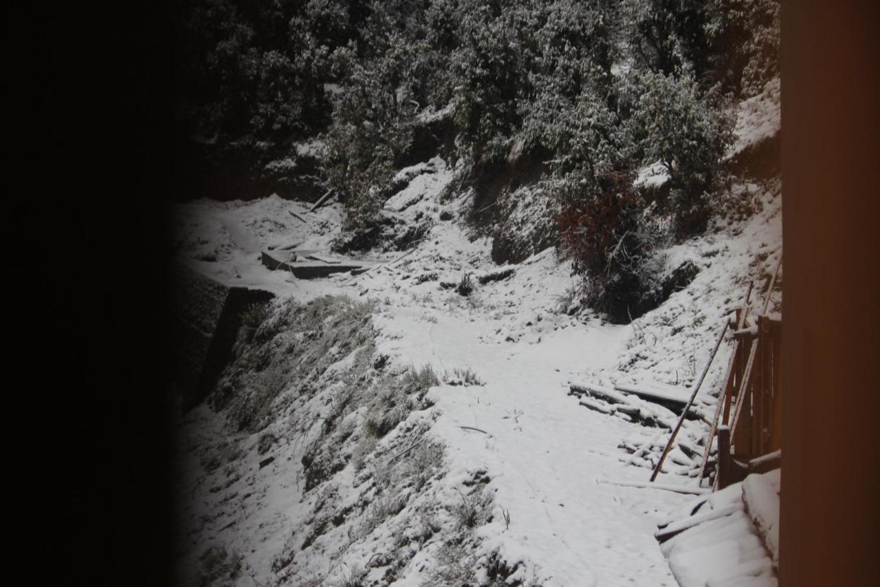 Veda Inn Chakrāta Dış mekan fotoğraf