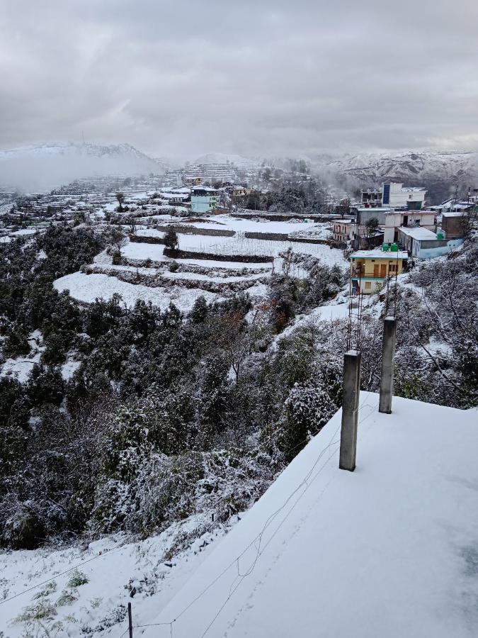 Veda Inn Chakrāta Dış mekan fotoğraf