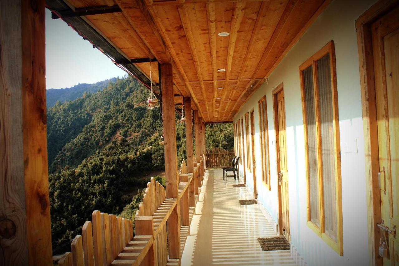 Veda Inn Chakrāta Dış mekan fotoğraf