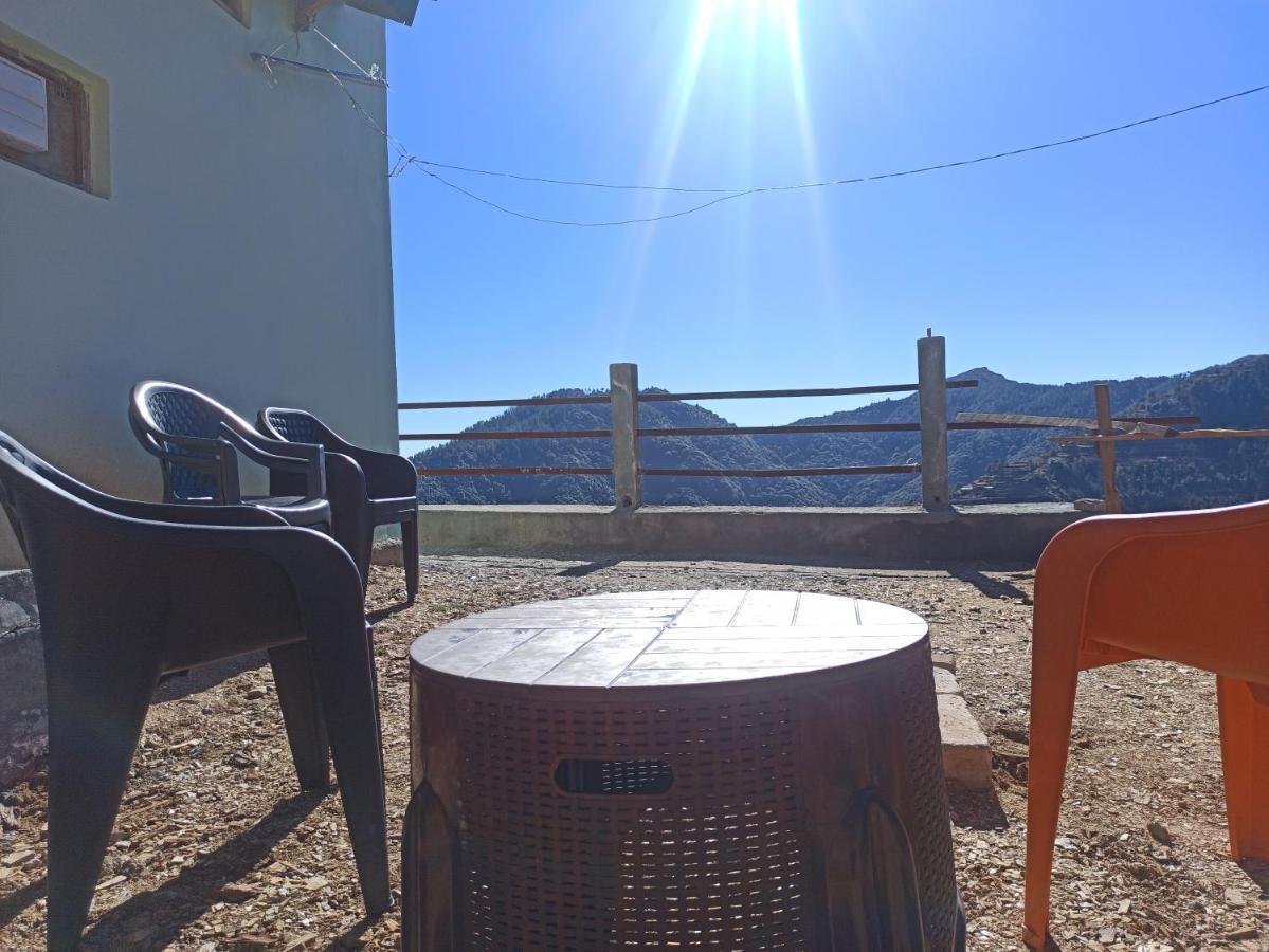 Veda Inn Chakrāta Dış mekan fotoğraf