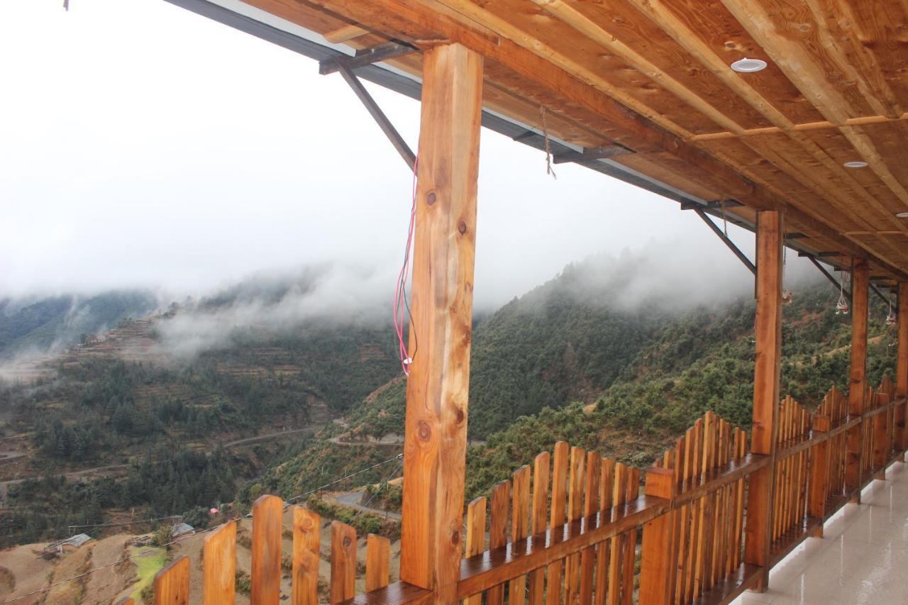 Veda Inn Chakrāta Dış mekan fotoğraf