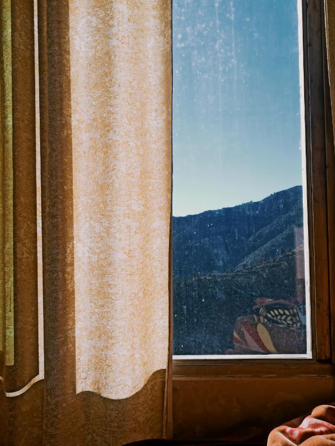 Veda Inn Chakrāta Dış mekan fotoğraf