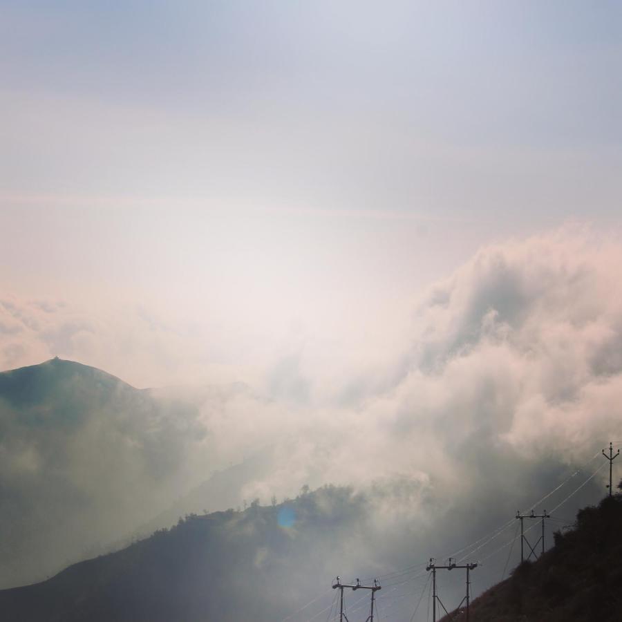 Veda Inn Chakrāta Dış mekan fotoğraf