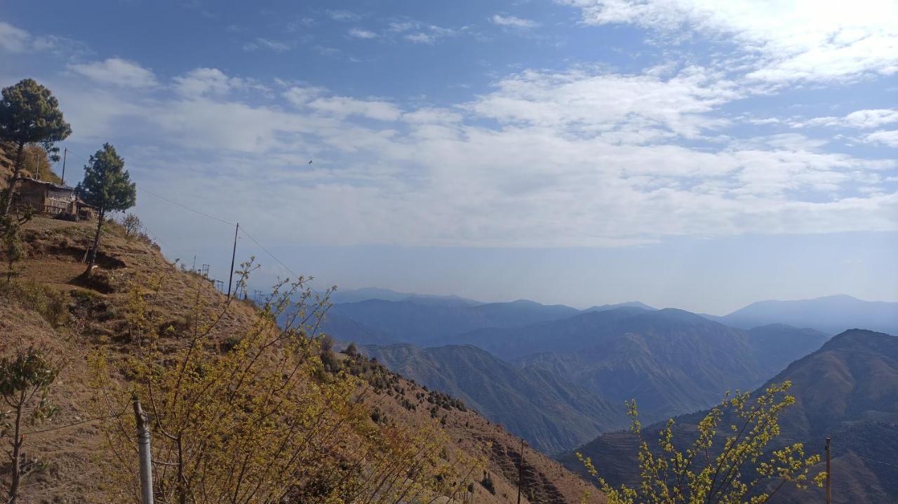 Veda Inn Chakrāta Dış mekan fotoğraf